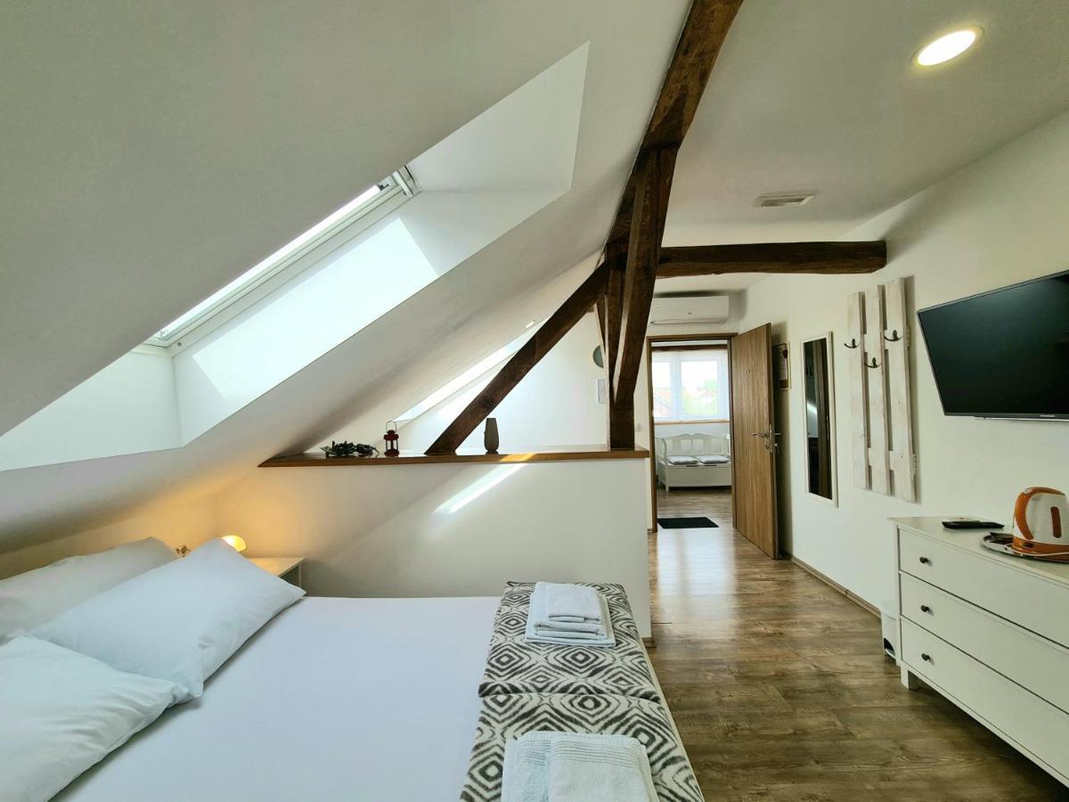 Rooms Garden Slunj Exterior foto